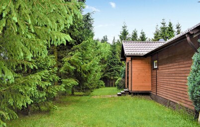 Stunning home in Bozepole Krolewskie with WiFi