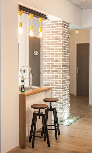 Apartamento, 2 quartos, sacada, vista para o jardim | Parte interna
