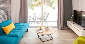 Appartement, 2 chambres, balcon, vue sur le jardin | Aire de séjour