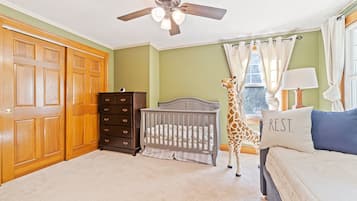4 habitaciones, escritorio, tabla de planchar con plancha y wifi gratis