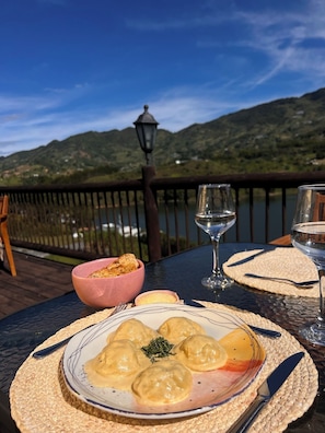 Free daily full breakfast - 1714 Hotel  Boutique Peñol- Guatapé. (El Peñol)