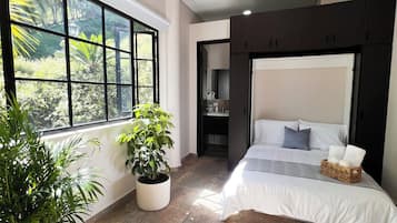 Standard Room | Bathroom | Hair dryer, bathrobes, towels, soap