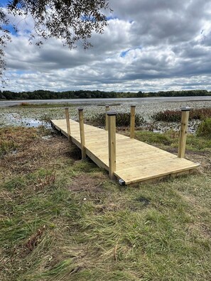 Property grounds - The Lake House (Marshall)