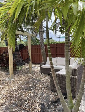 Terrace/patio - 2/1 close to Downtown Fort Lauderdale, Free Parking, Washer and Dryer (Fort Lauderdale)