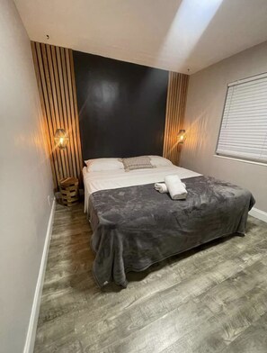 2 chambres, fer et planche à repasser, Wi-Fi, literie fournie