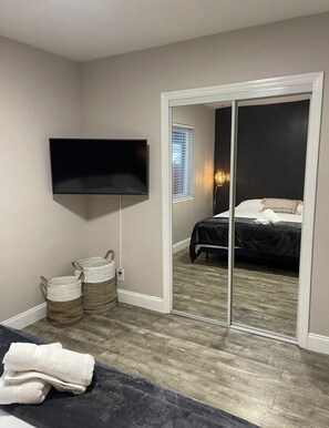 2 bedrooms, iron/ironing board, WiFi, bed sheets - 2/1 close to Downtown Fort Lauderdale, Free Parking, Washer and Dryer (Fort Lauderdale)