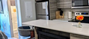 Cute n Cozy Luxury Suite and Okanagan Lake front access