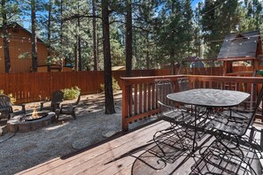 Basic Cabin | Terrace/patio