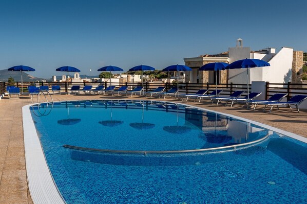 Apartment, 2 Schlafzimmer, Terrasse | Pool | Außenpool