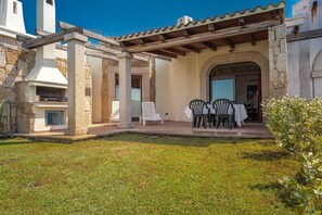 Apartamento, 2 habitaciones, patio | Jardines del alojamiento