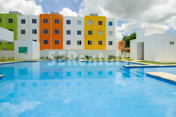 Apartment, 2 Schlafzimmer, Terrasse, Meerblick | Pool | Außenpool