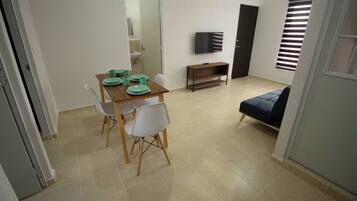Apartamento, 2 habitaciones, terraza, vistas al mar | Servicio de la habitación