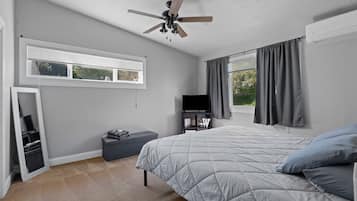 3 bedrooms, in-room safe, iron/ironing board, travel crib