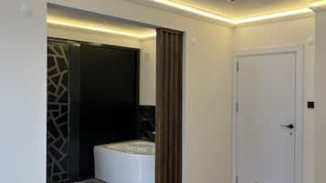 Exclusive-Suite, 1 Queen-Bett und Schlafsofa, Meerblick | 1 Schlafzimmer, schallisolierte Zimmer, kostenloses WLAN, Bettwäsche