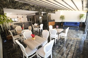 Desayuno buffet incluido todos los días