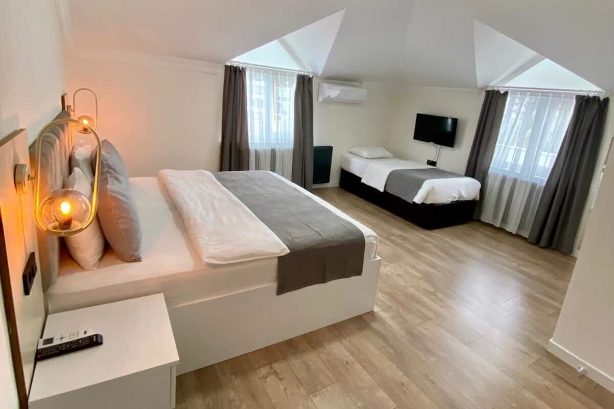 Penthouse Confort, vista a la montaña | 1 habitación, insonorización, wifi gratis y ropa de cama