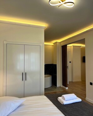 Exclusive Suite, 1 Queen Bed with Sofa bed, Sea View | Soundproofing, free WiFi, bed sheets - Golden Life Suite (Akçaabat)