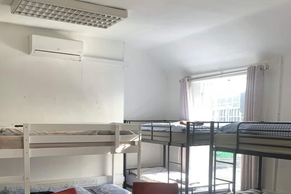 Eenvoudige kamer | 1 slaapkamer, verduisterende gordijnen, gratis wifi
