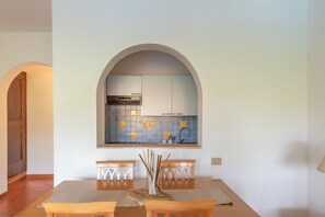 Apartment, 1 Schlafzimmer, Terrasse | Speisen