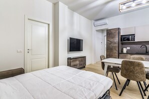 2 slaapkamers, een strijkplank/strijkijzer, wifi, beddengoed