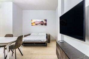 2 bedrooms, iron/ironing board, WiFi, bed sheets - Pisani Apartment Milano Repubblica (Milano)