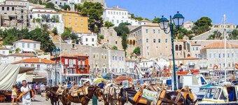 Explore islands in a day tour Athens