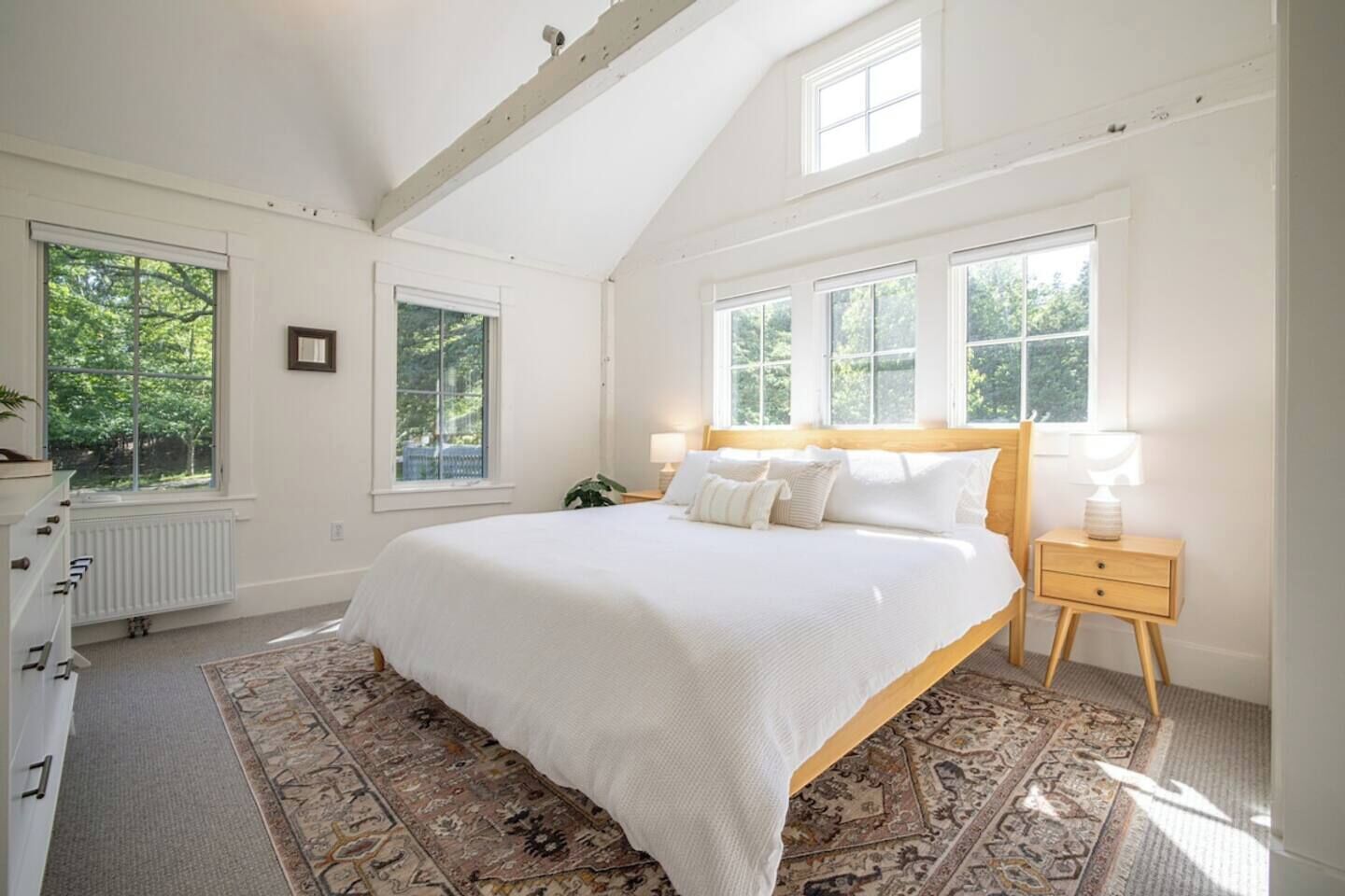 4 bedrooms, desk, iron/ironing board, travel cot