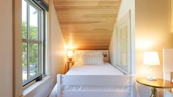 4 chambres, bureau, fer et planche Ă repasser, lit parapluie