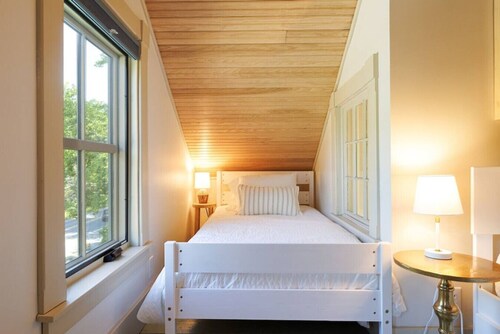 1830`s Large 4BR in Heart of Acadia! [Somes Villa]