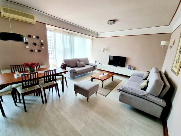 Living room - Apartment 13 - Your Perfect Stay in Durres City (Durrës)