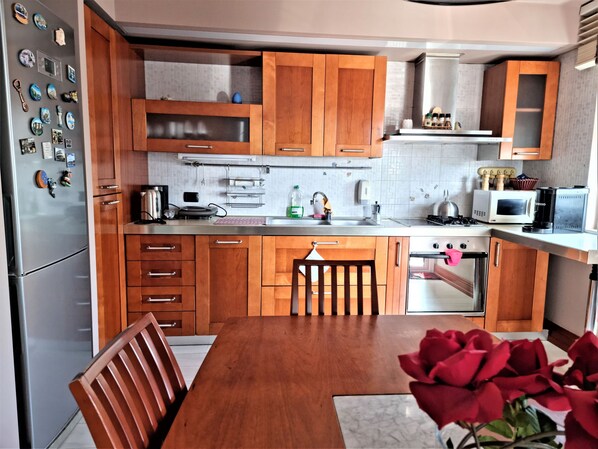 Apartment, 2 Bedrooms, Smoking, Balcony | Interior