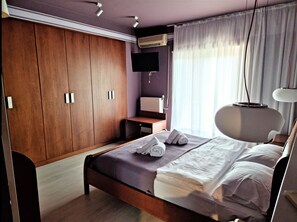 Apartment, 2 Bedrooms, Smoking, Balcony | Bathroom | Toilet paper