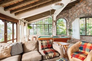 Fernseher, Stereoanlage