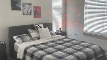 2 soverom, safe på rommet, skrivebord og strykejern/-brett