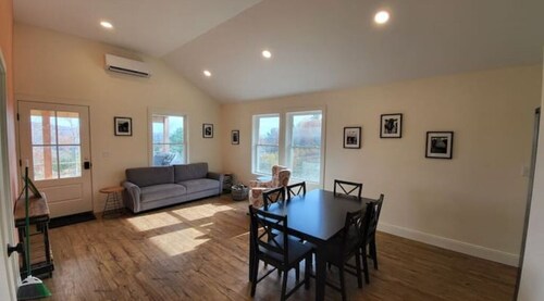 2 bedroom cottage house at Pond Hill Farms