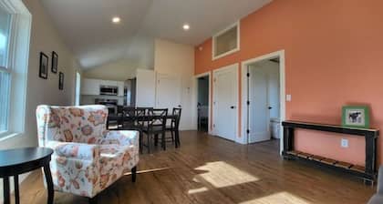 2 bedroom cottage house at Pond Hill Farms