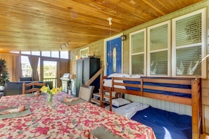 1 bedroom, WiFi, bed sheets - Waterfront Pensacola Paradise with Boat Slips! (Pensacola)