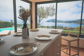 Dining - Villa de l'Amiral - Panoramic view on the Agay BAy (Saint-Raphaël)