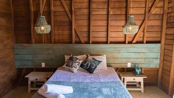 Habitación estándar | Ropa de cama hipoalergénica y caja de seguridad en la habitación