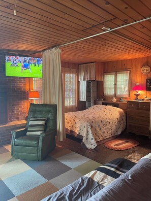 3 chambres, fer et planche à repasser, draps fournis