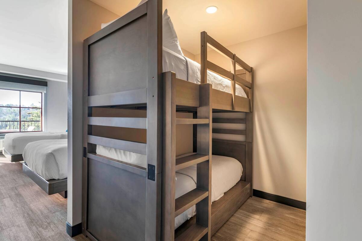 Room, 2 Queen Beds, Accessible, Non Smoking