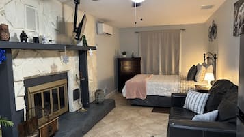 1 slaapkamer, een strijkplank/strijkijzer, gratis wifi, beddengoed