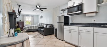 PRIVATE STUDIO NEAR BUSCH GARDENS