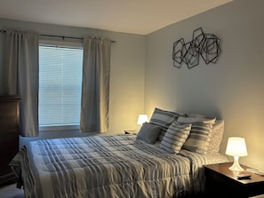 1 غرفة نوم ومكواة/لوح كي وواي فاي مجانًا وملاءات أسرّة