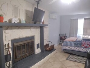 1 chambre, fer et planche à repasser, accès au Wi-Fi (inclus)