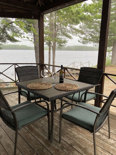 Maine Lakefront retreat on Chemo Pond.  1 hour to popular Acadia National Park.