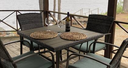 Maine Lakefront retreat on Chemo Pond. 1 hour to popular Acadia National Park.