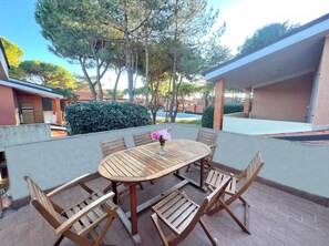 Outdoor dining - Pool Getaway in Bibione - Beahost (San Michele al Tagliamento)