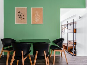 스튜디오, 침실 여러 개 | 다이닝룸