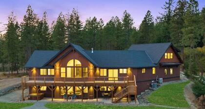 7 Bd, Swim Spa, Game Room, Sleeps 24!